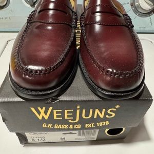 Weejuns. New in box. Size 8.5 US.